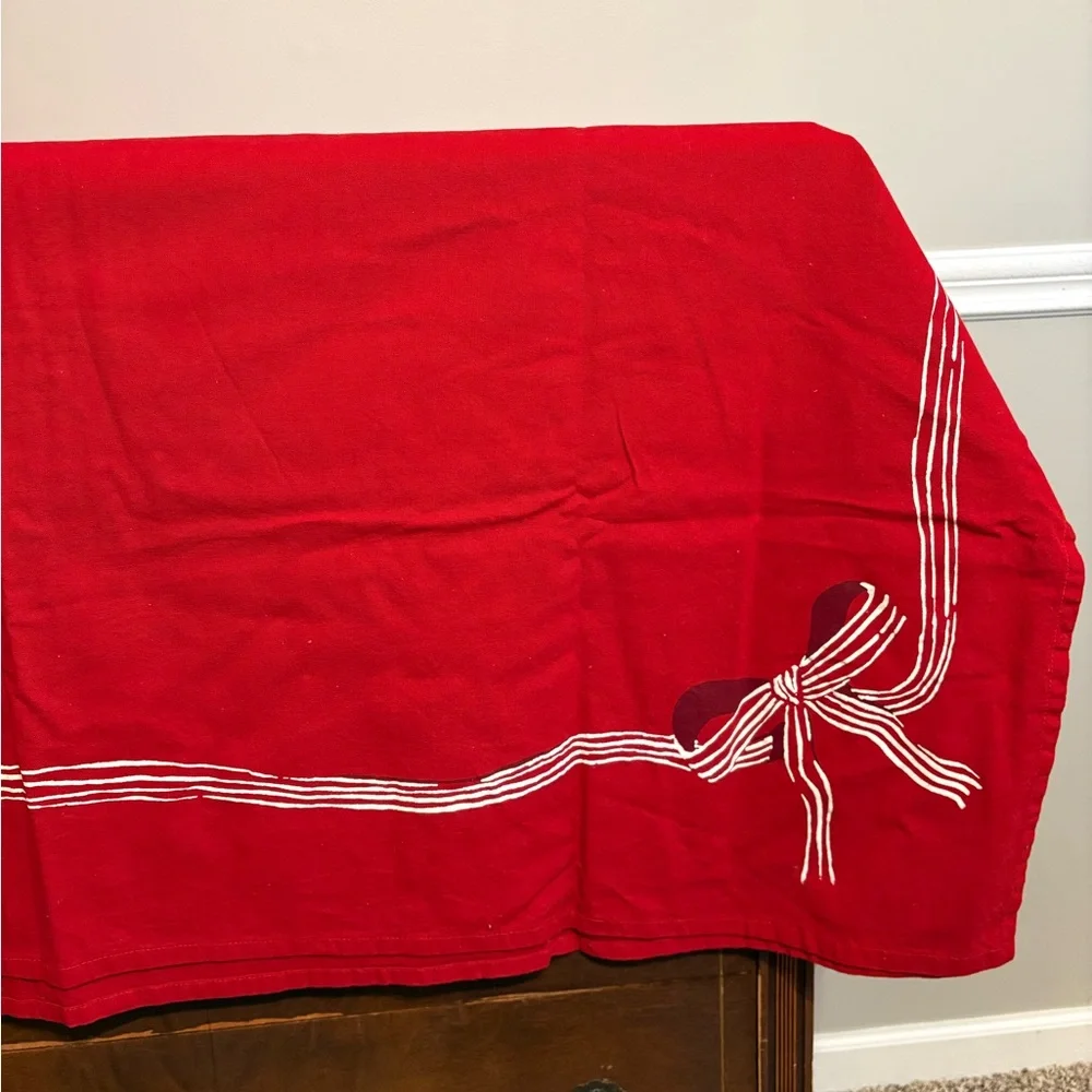 Threshold Red Christmas Tablecloth White Bow Trim Holiday Rectangular 104x60